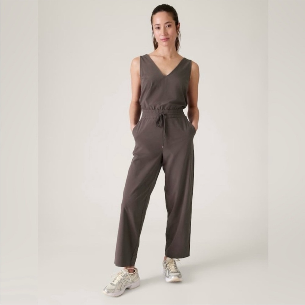 Athleta avenue jumpsuit slate XS excellent condition